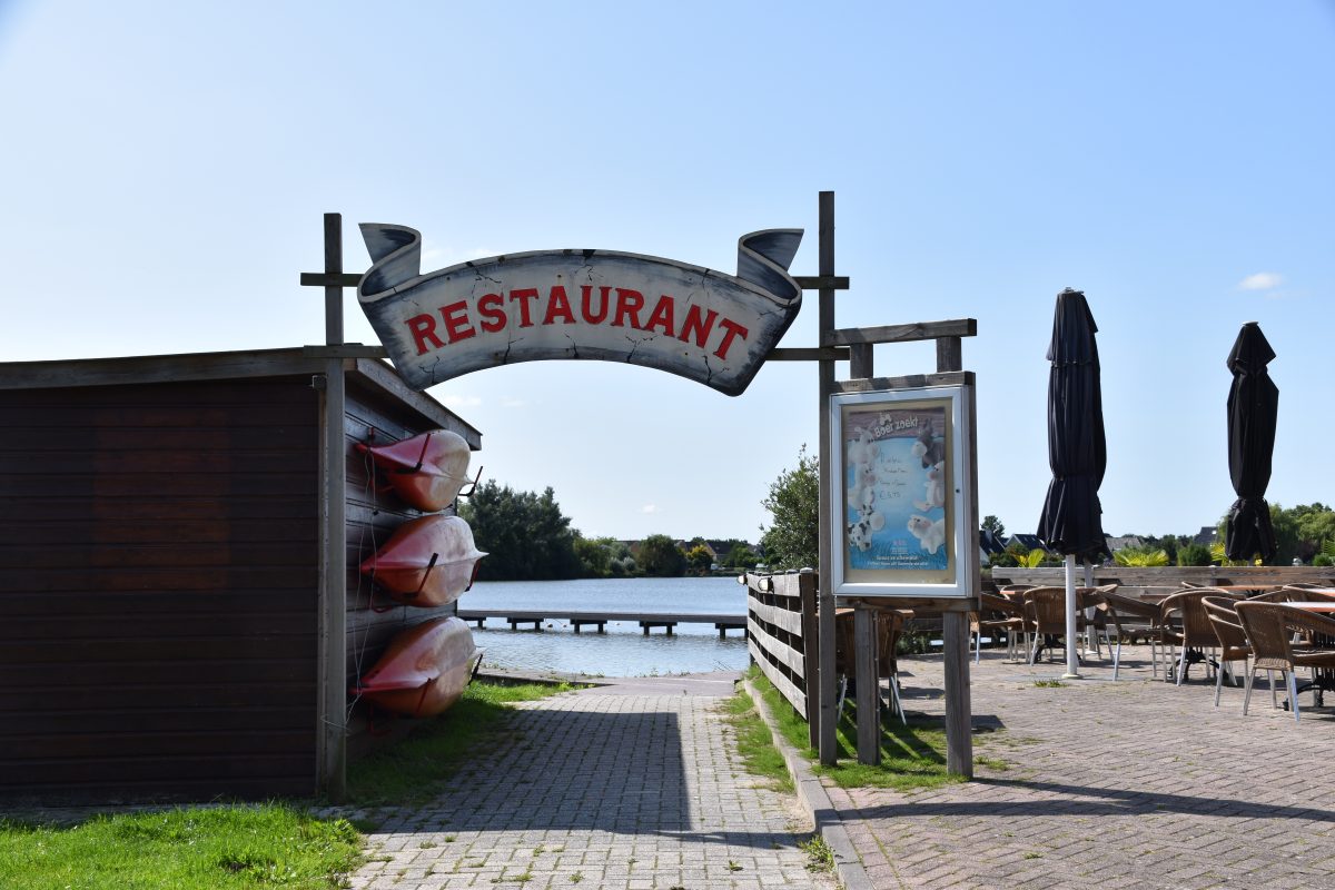 Kleine rietplas, Meren